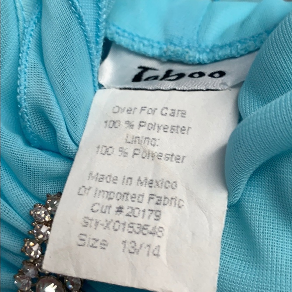 Gown - Picture 3 of 4